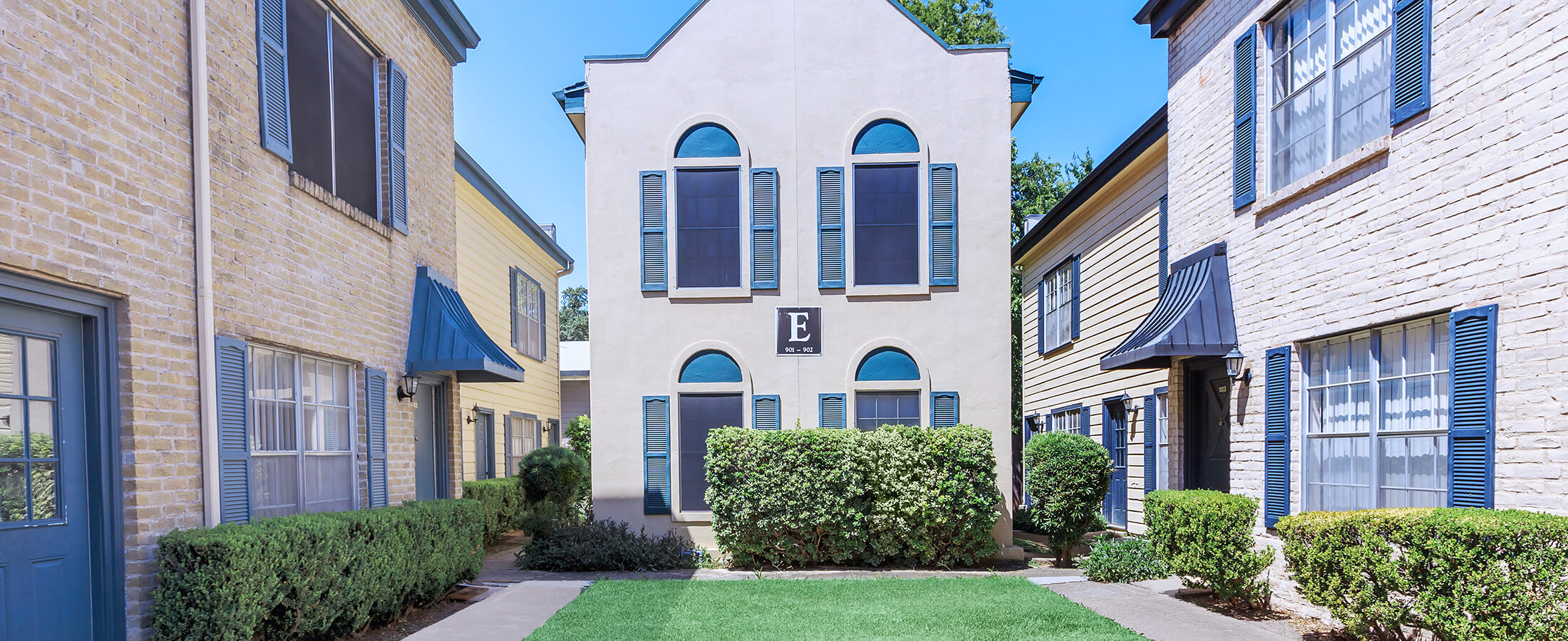 New England Village Apartments in San Antonio, TX